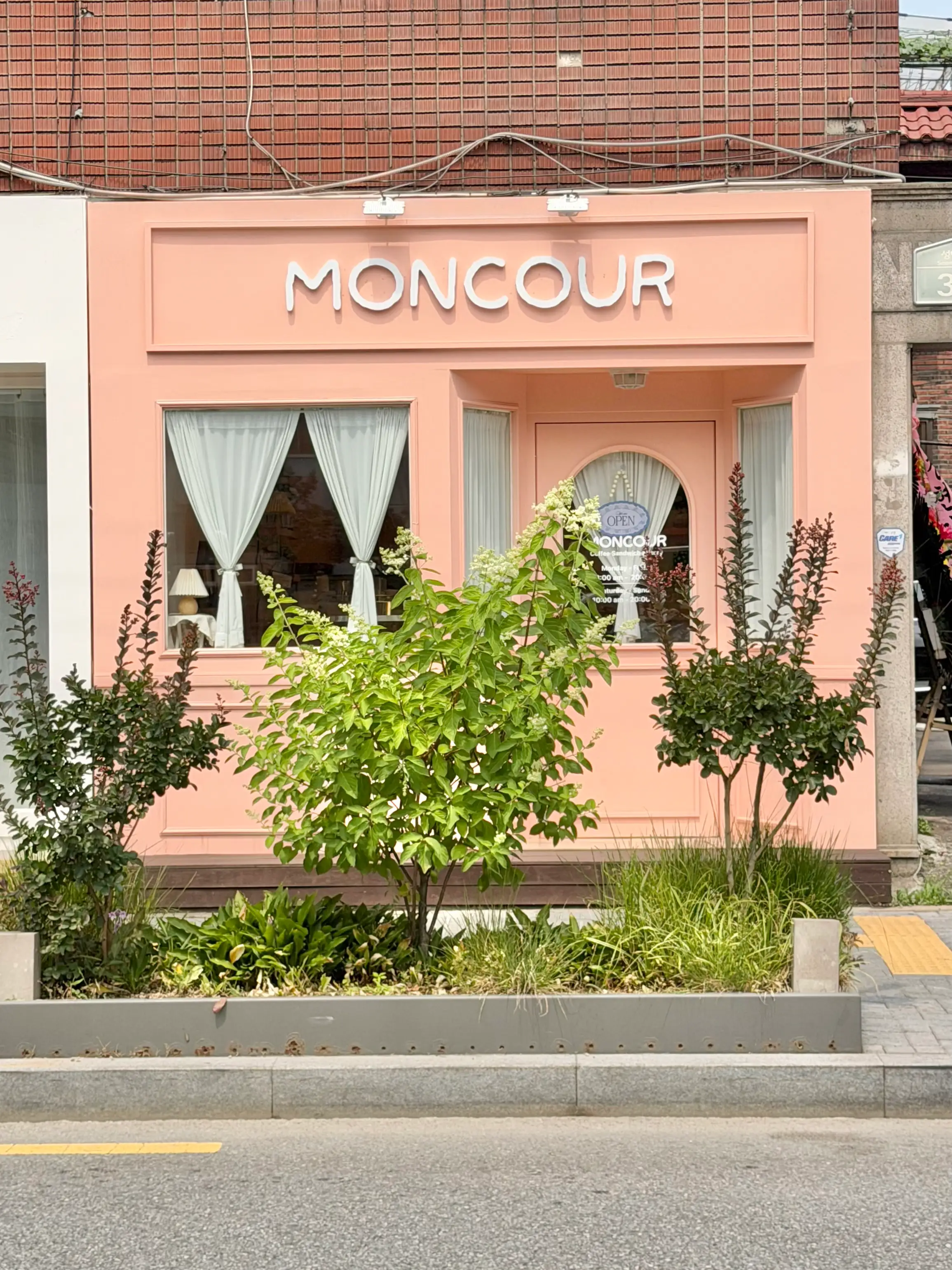 Main image of 몽쿠르